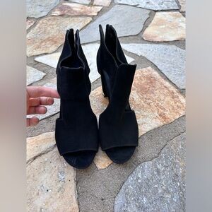 Michael Kors Black high heels. Size 9 1/2.